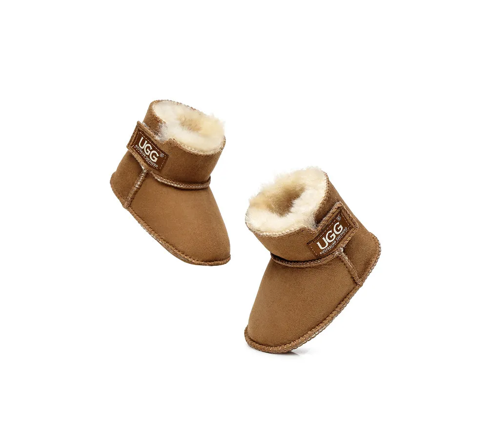 UGG Baby Gift Pack Erin Bootie with Pom Pom Beanie